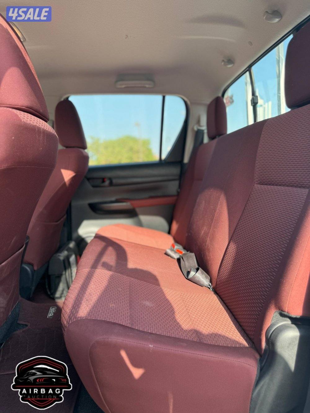 للبيع وانيت هايلكس 
موديل 2023 
عداد 15 الف اتوماتك البيع جمله وبالحبه10