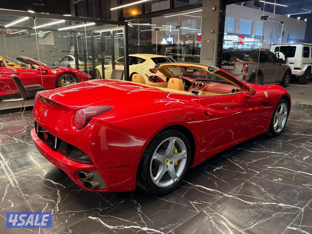 فيراري كاليفورنيا10