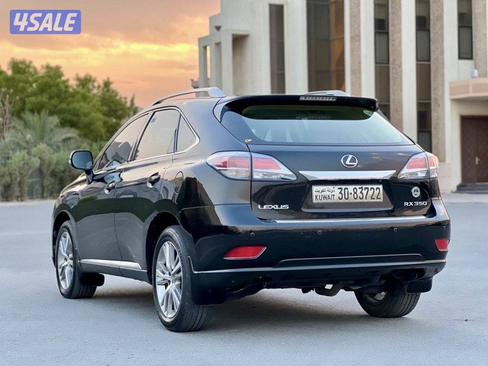 بحالة ممتازه جدا سيرفيس منتظم بالوكالة عداد ١١٣ الف فقط موديل ٢٠١٥5