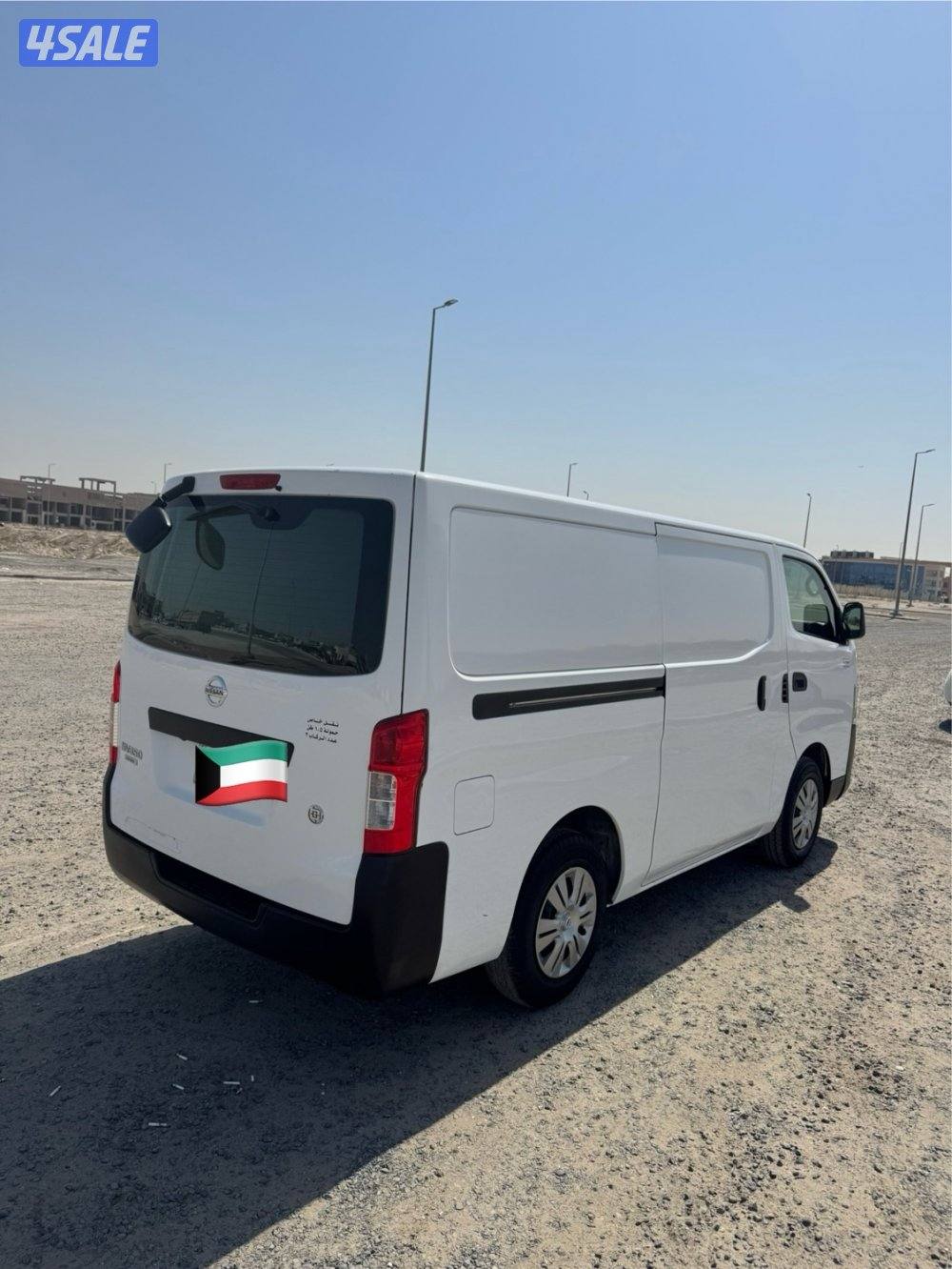 باص نيسان اورفان مقفل.1