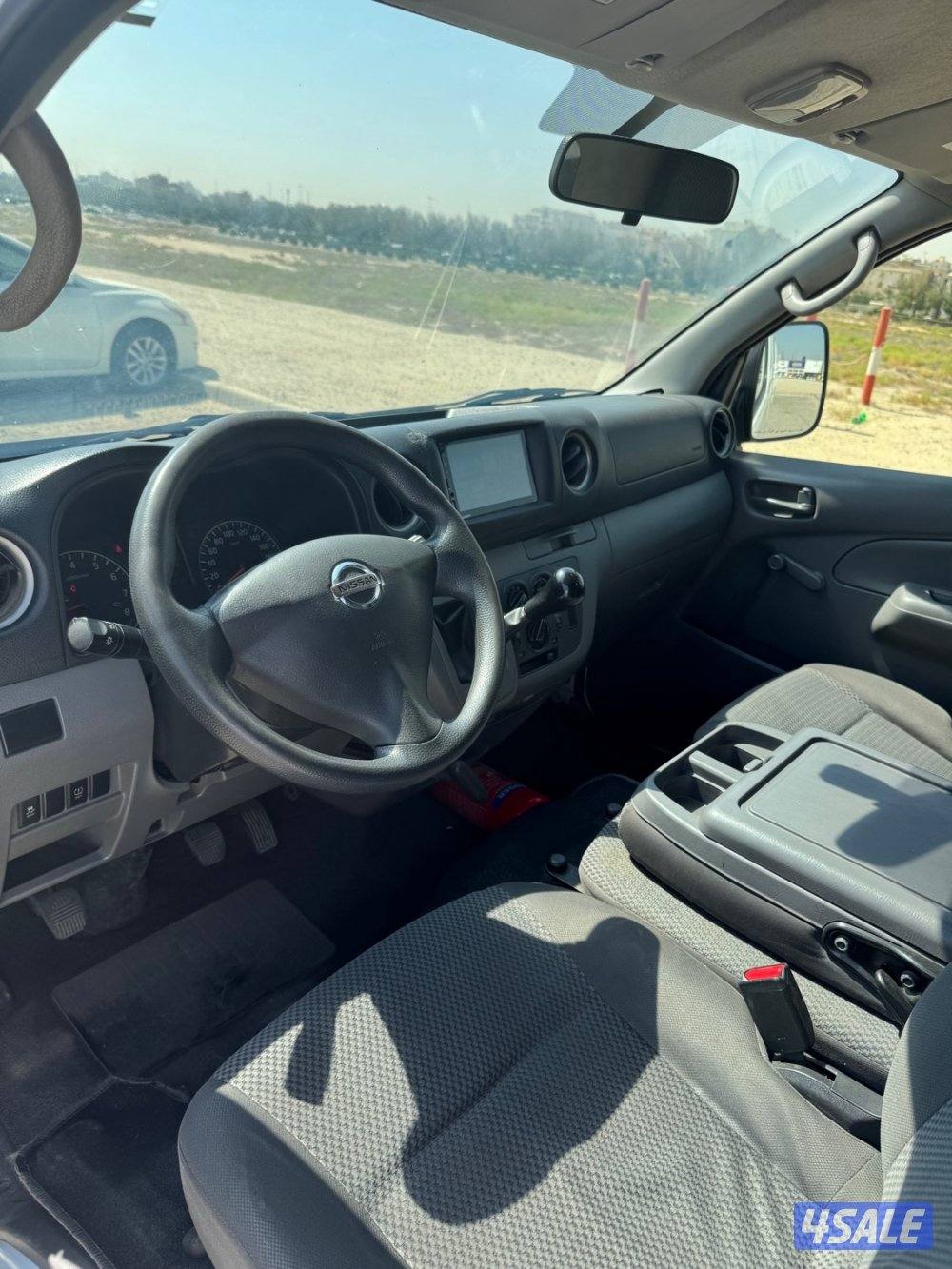 باص نيسان اورفان مقفل.6