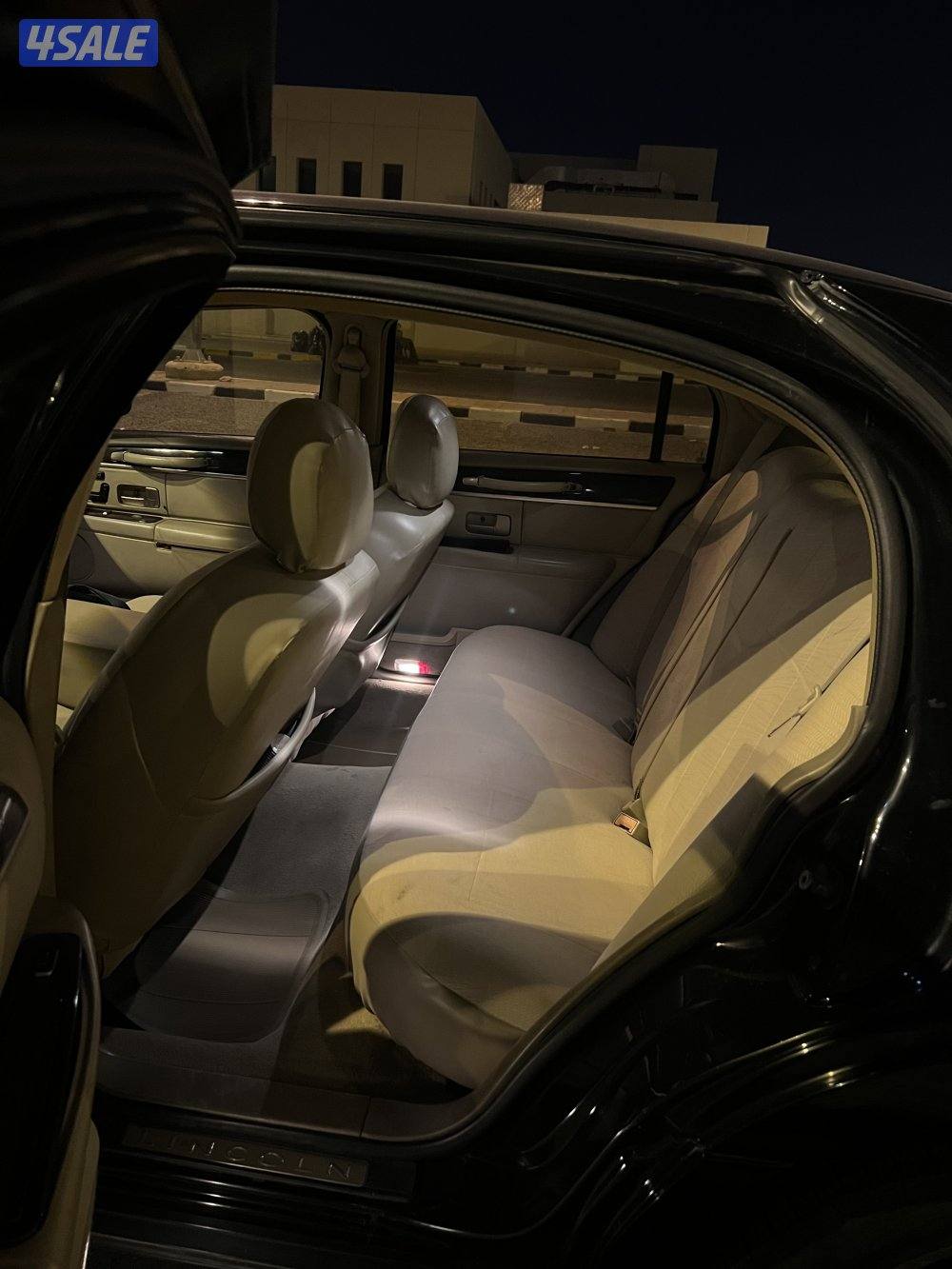 للبيع فورد لنكن تاون كار8