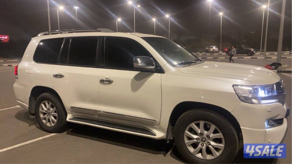 Land Cruiser v8 full option8