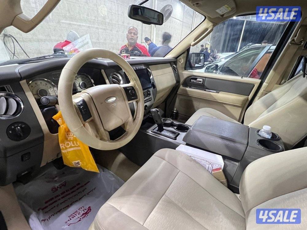 Ford expedition 8 cylinder very clean condition2