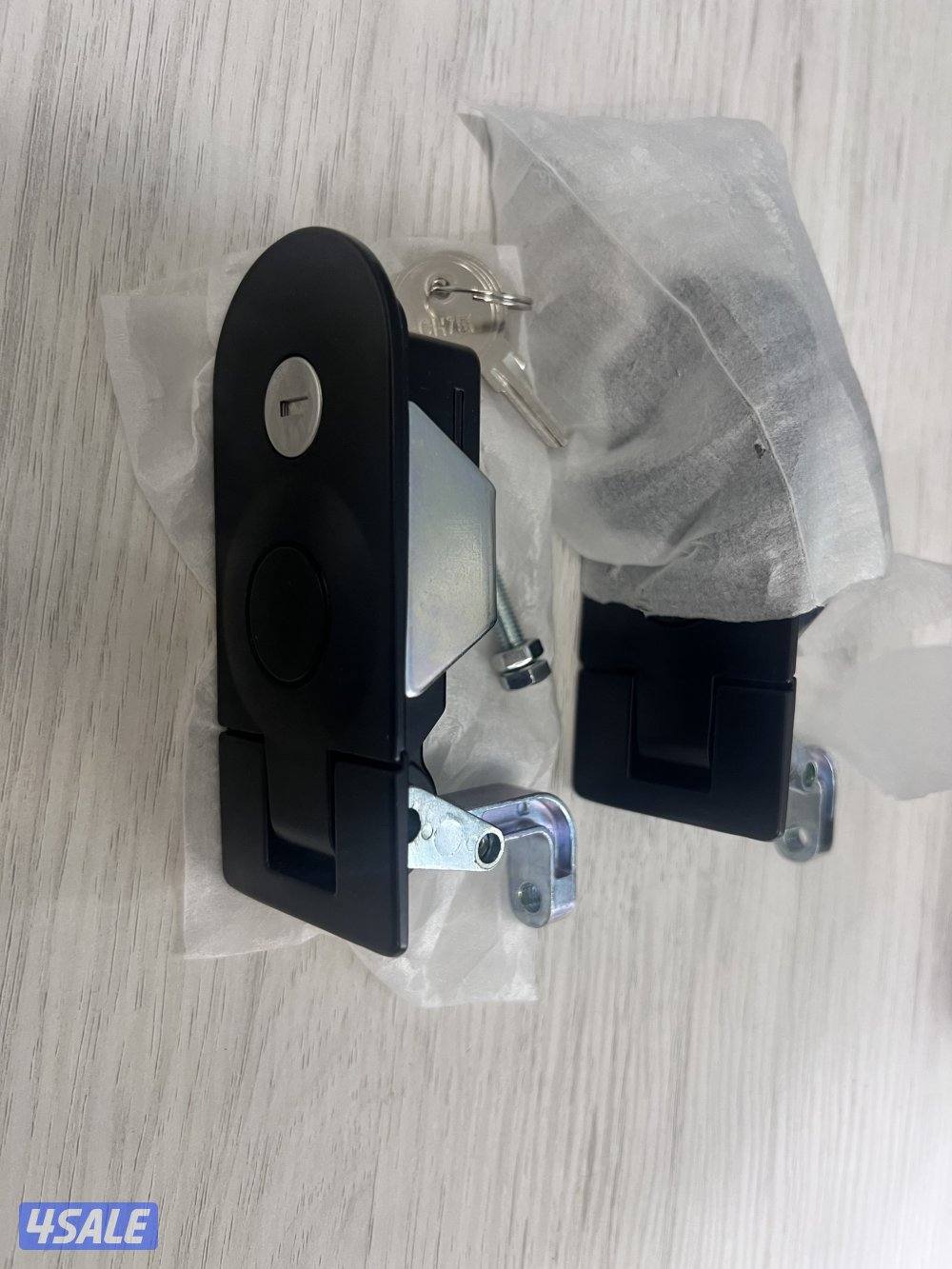 للبيع اغراض وانيت سلفرادو4