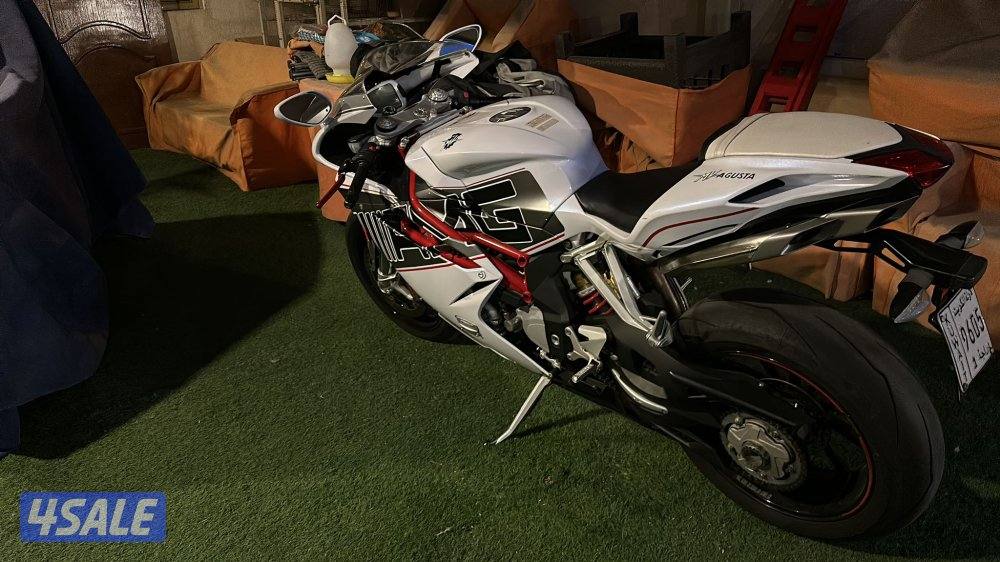 MV Augusta 2015 F4- 1000 Very celan only 10000 Kilometer !!4