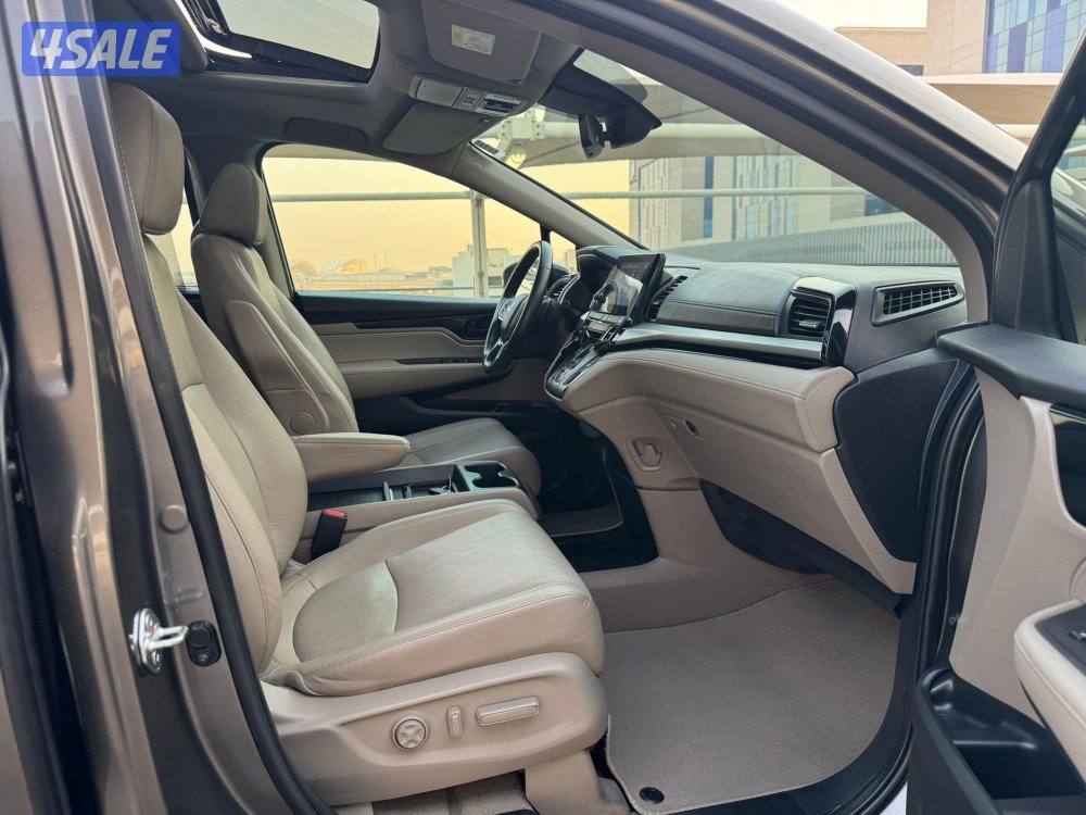 للبيع هوندا اوديسي موديل 2023 عداد 76 صبغ وكاااالة6