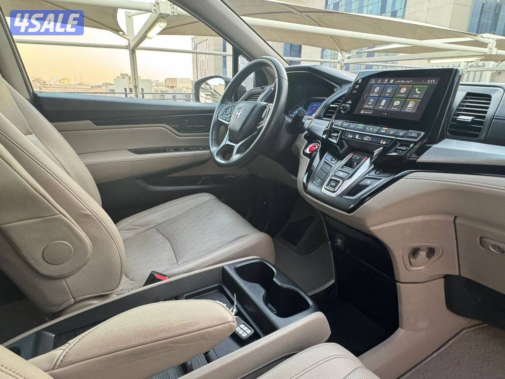 للبيع هوندا اوديسي موديل 2023 عداد 76 صبغ وكاااالة7