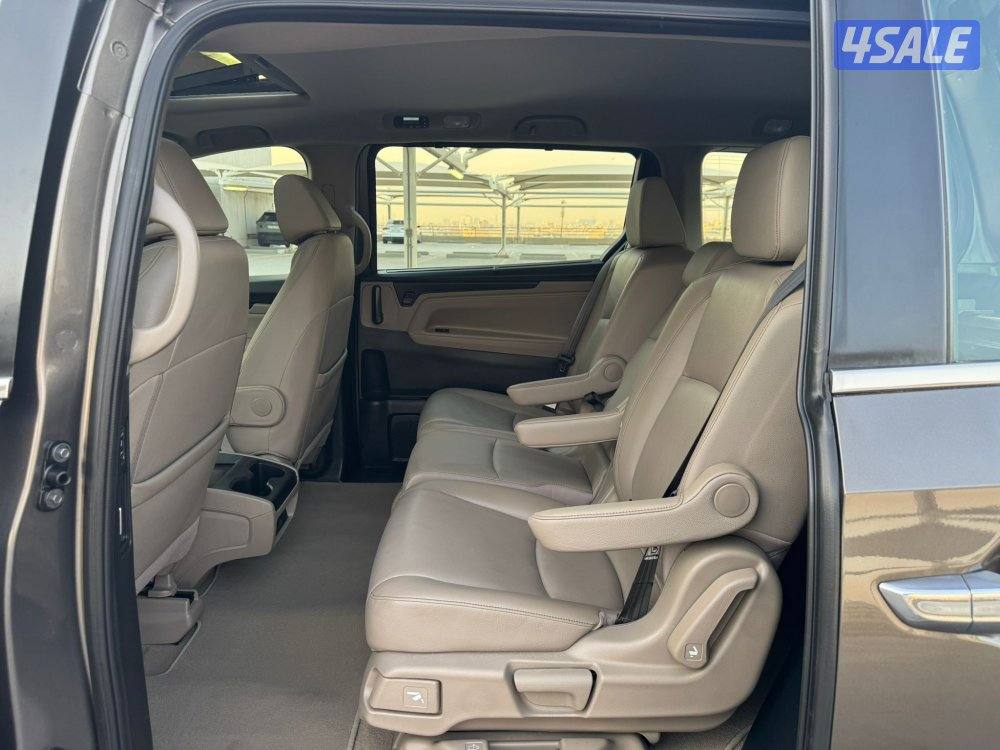 للبيع هوندا اوديسي موديل 2023 عداد 76 صبغ وكاااالة8