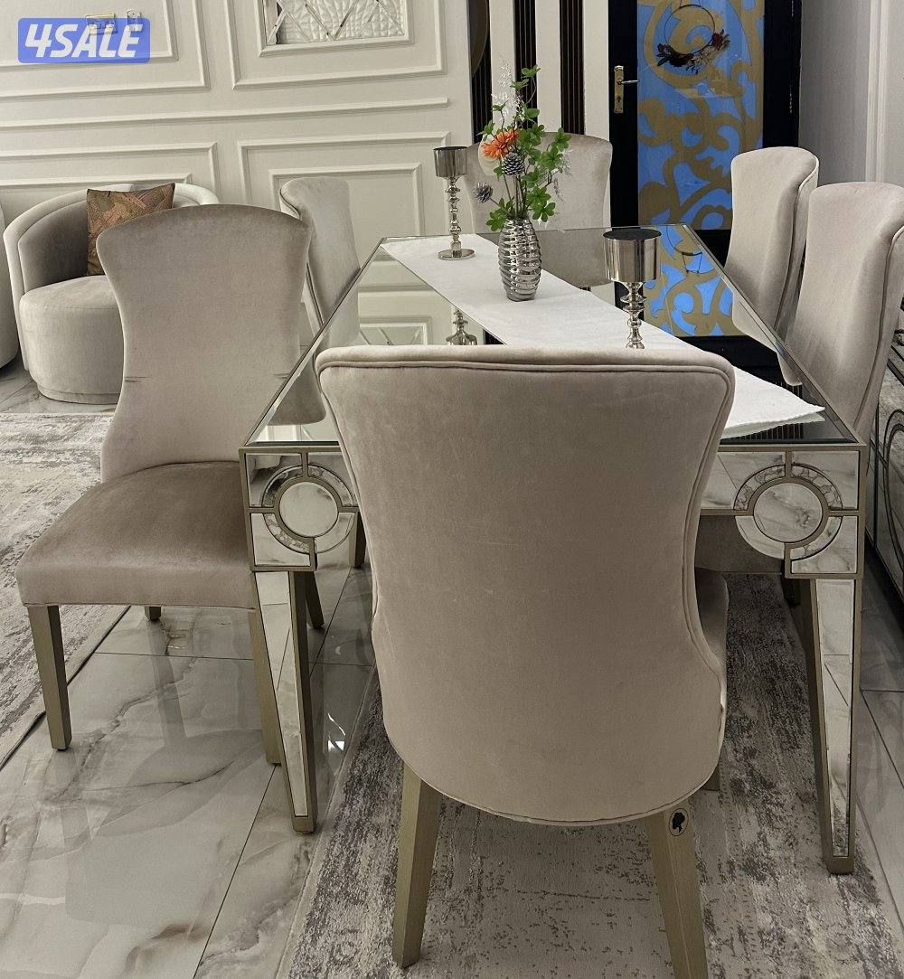 طاولة طعام فاخرة كاملة من هوم سنتر مع ٦ كراسي للبيع1