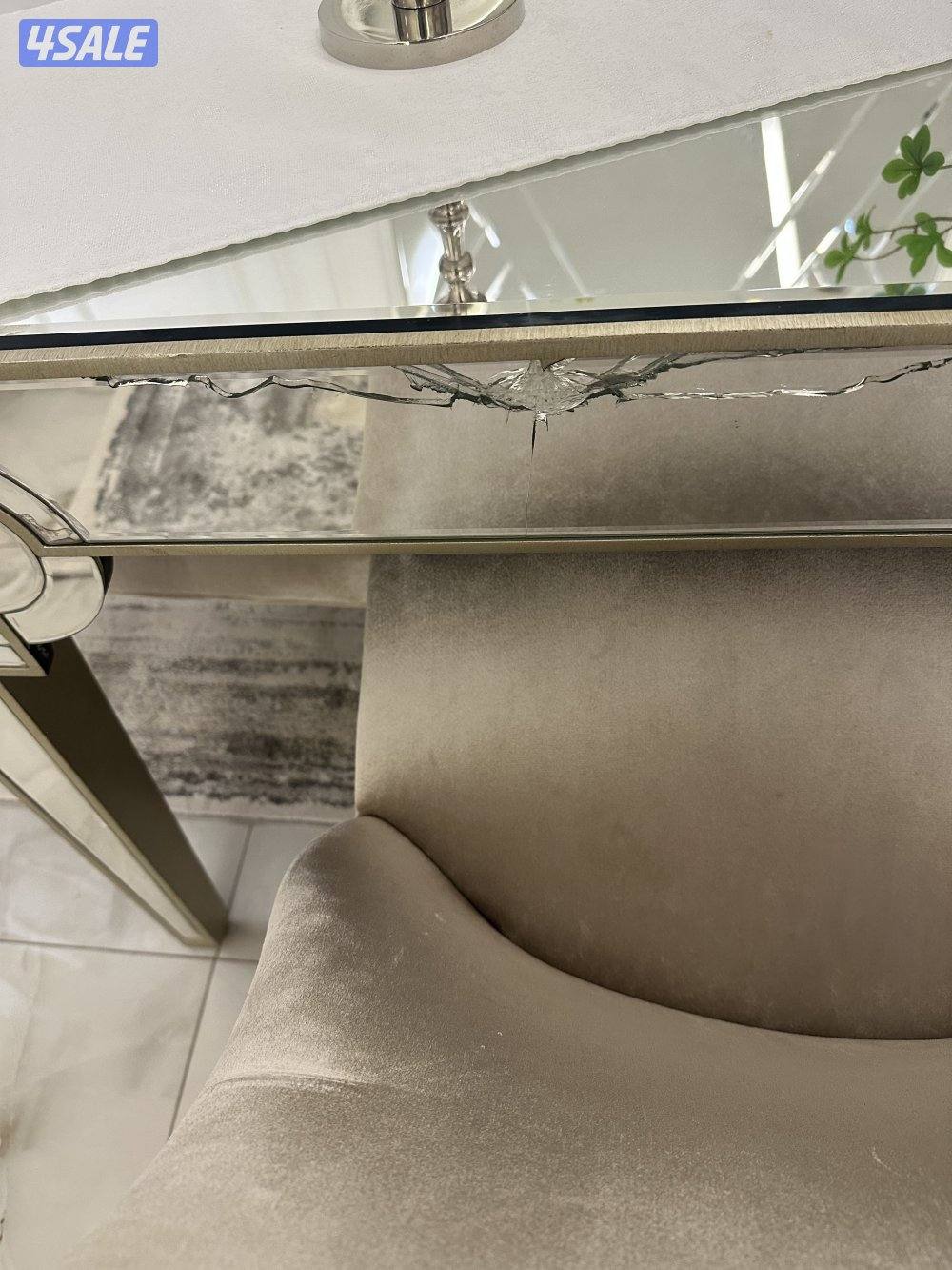 طاولة طعام فاخرة كاملة من هوم سنتر مع ٦ كراسي للبيع3