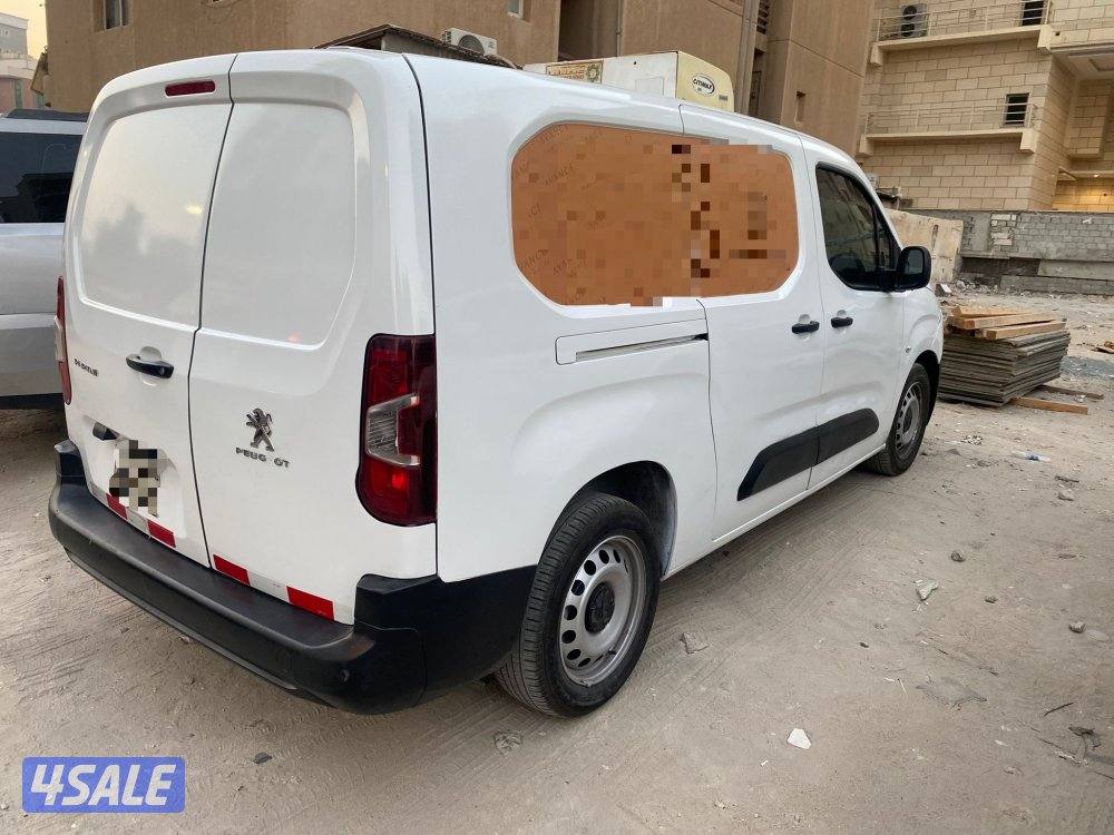 للبيع بيجو ‏ثلاجة بوكس موديل 20202