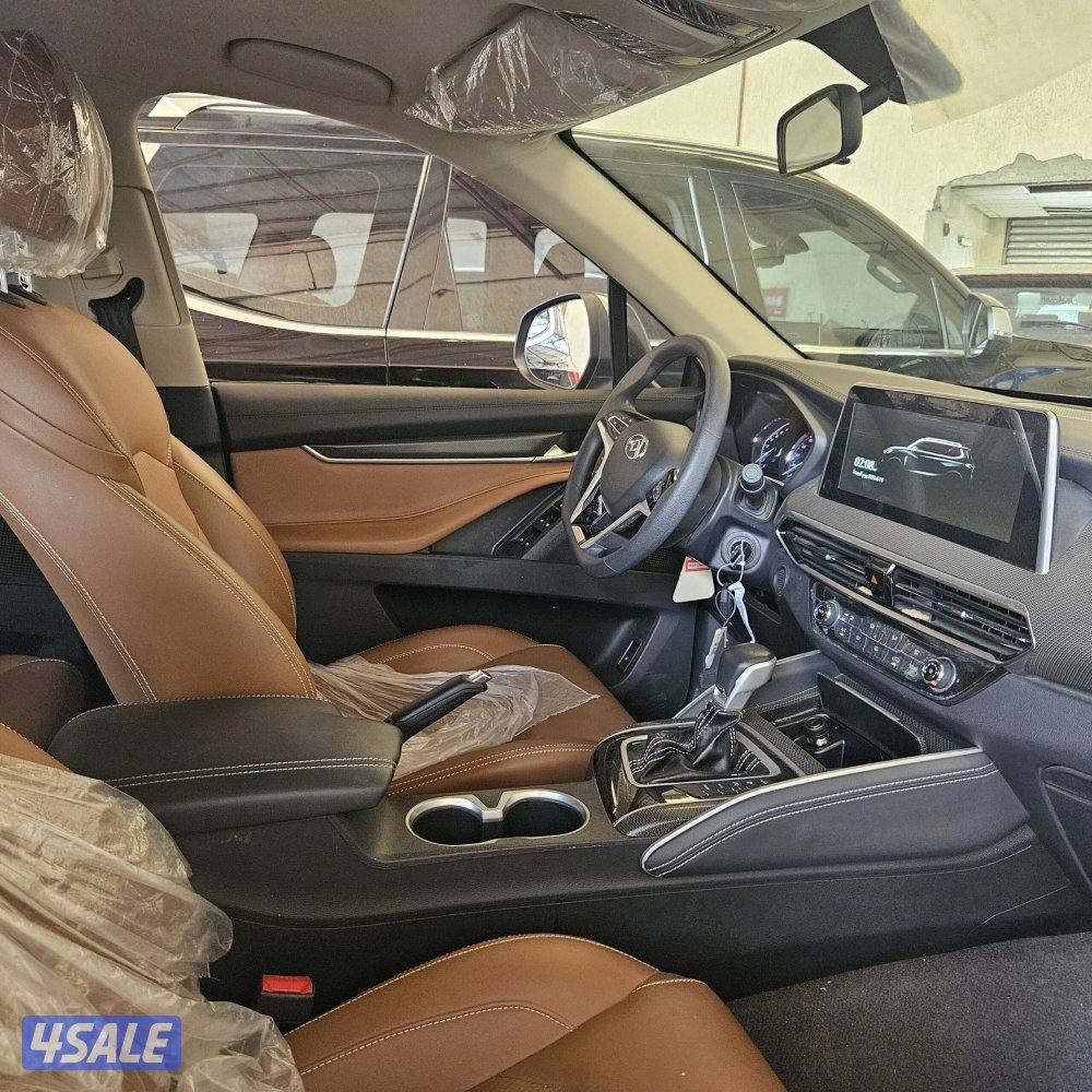 2022 Maxus D90 Executive Luxury – Black • 4×4 • KWD 4,0007