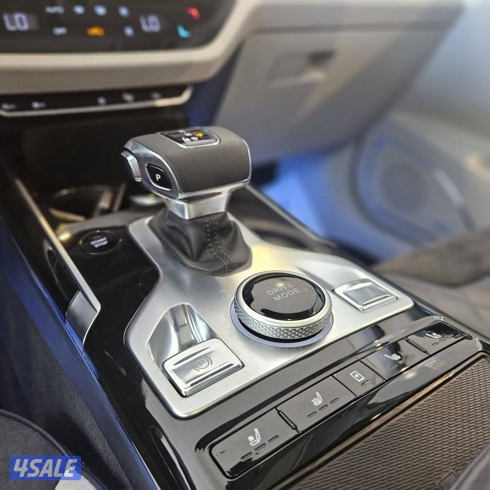 2022 HONGQI HS5 Limousine – Black – KWD 4,0009