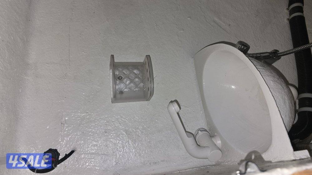 للبيع مني يخت امريكي 2009 او بدل على سيكل4