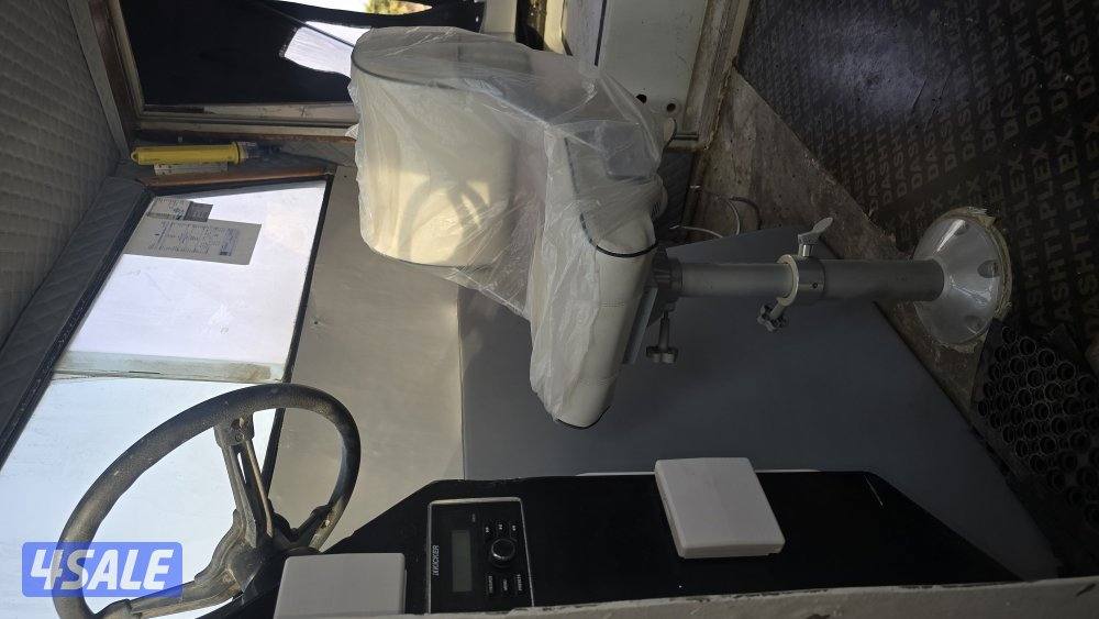 للبيع مني يخت امريكي 2009 او بدل على سيكل15