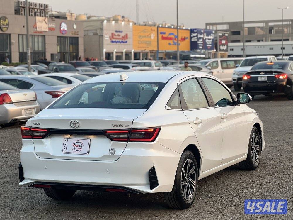 للبيع ياريس 2023 الدرجة الأولى صبغ الوكالة3