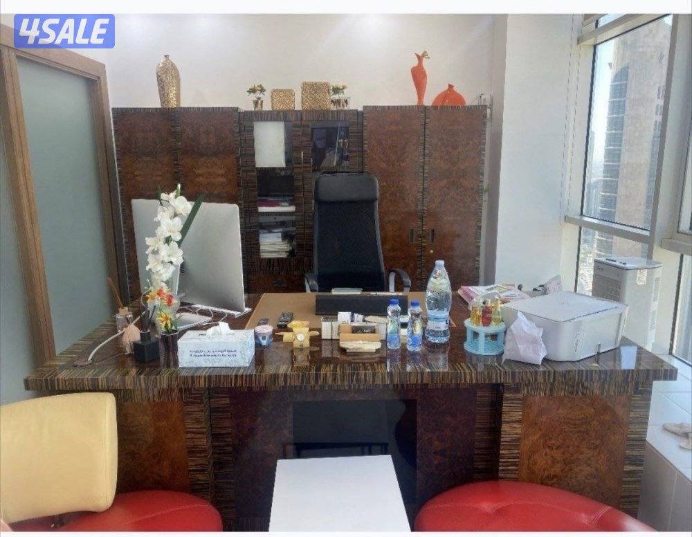 مكتب (  107 سم *  215 سم + خزائن 6 ابواب)1