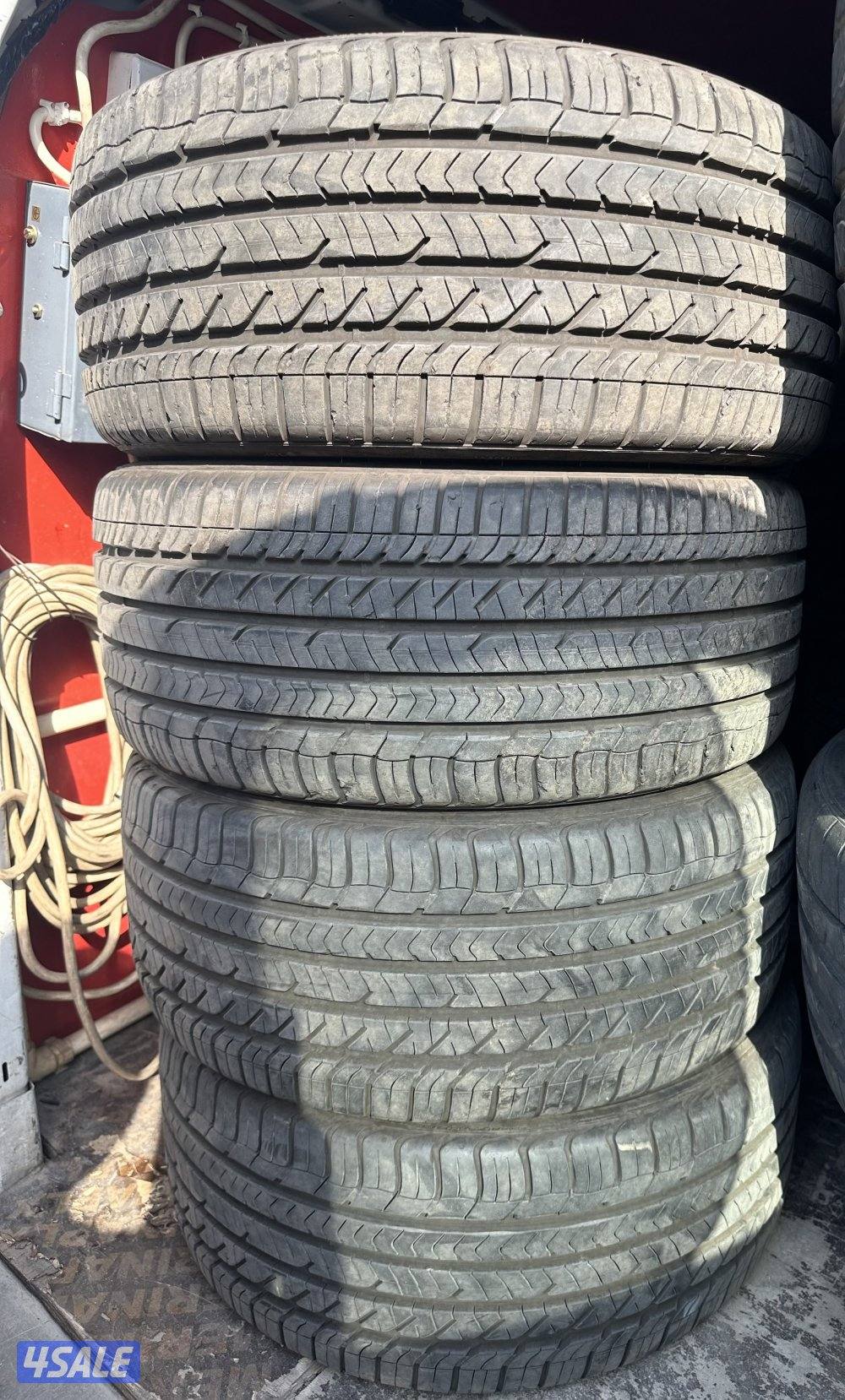 اطارات حجم 18/245/40 ماركة كوديير طقم 4 تواير0