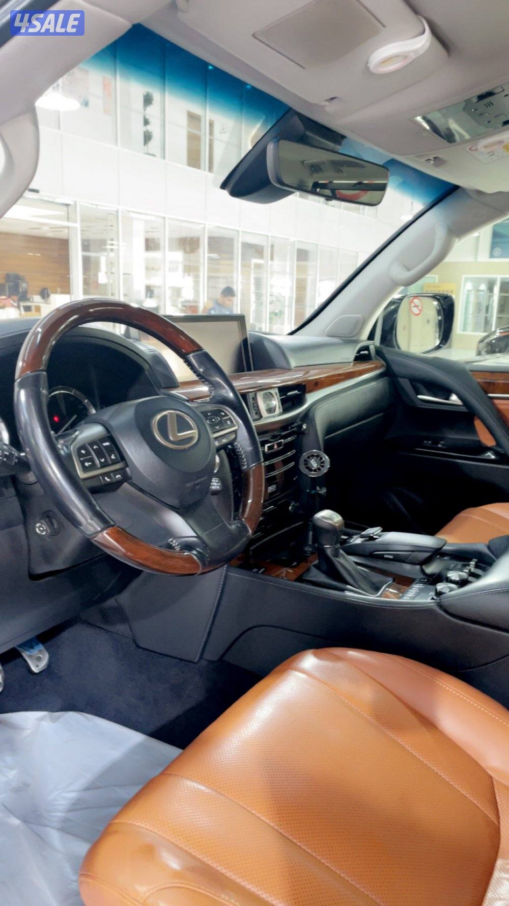 لكزس 2018 السائر1