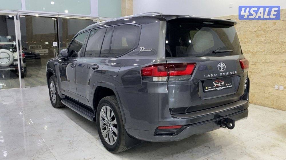 للبيع لاند كروزر ايرو 20222