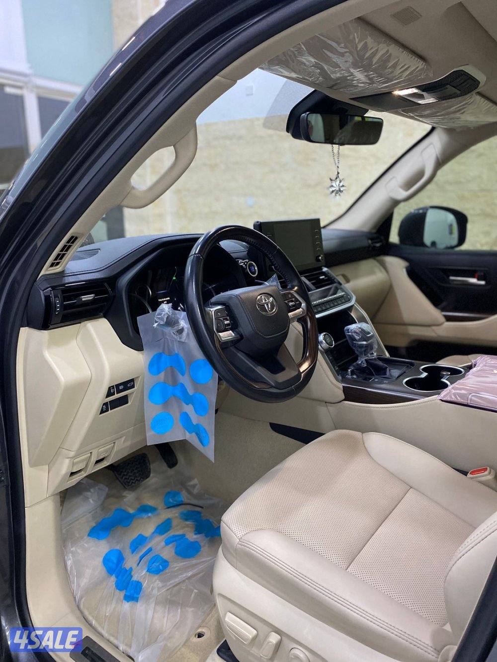 للبيع لاند كروزر ايرو 20223