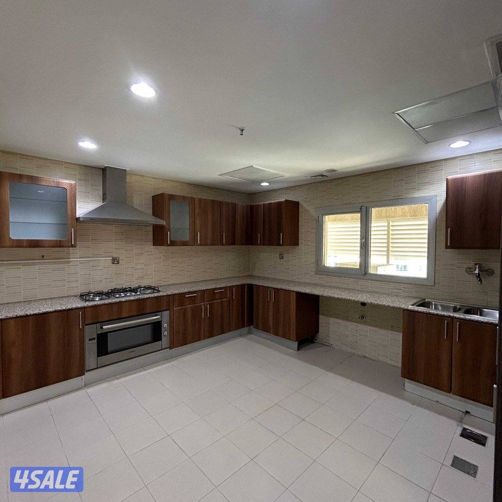 شقة إطلالة بحرية مباشرة للإيجار في السالمية5