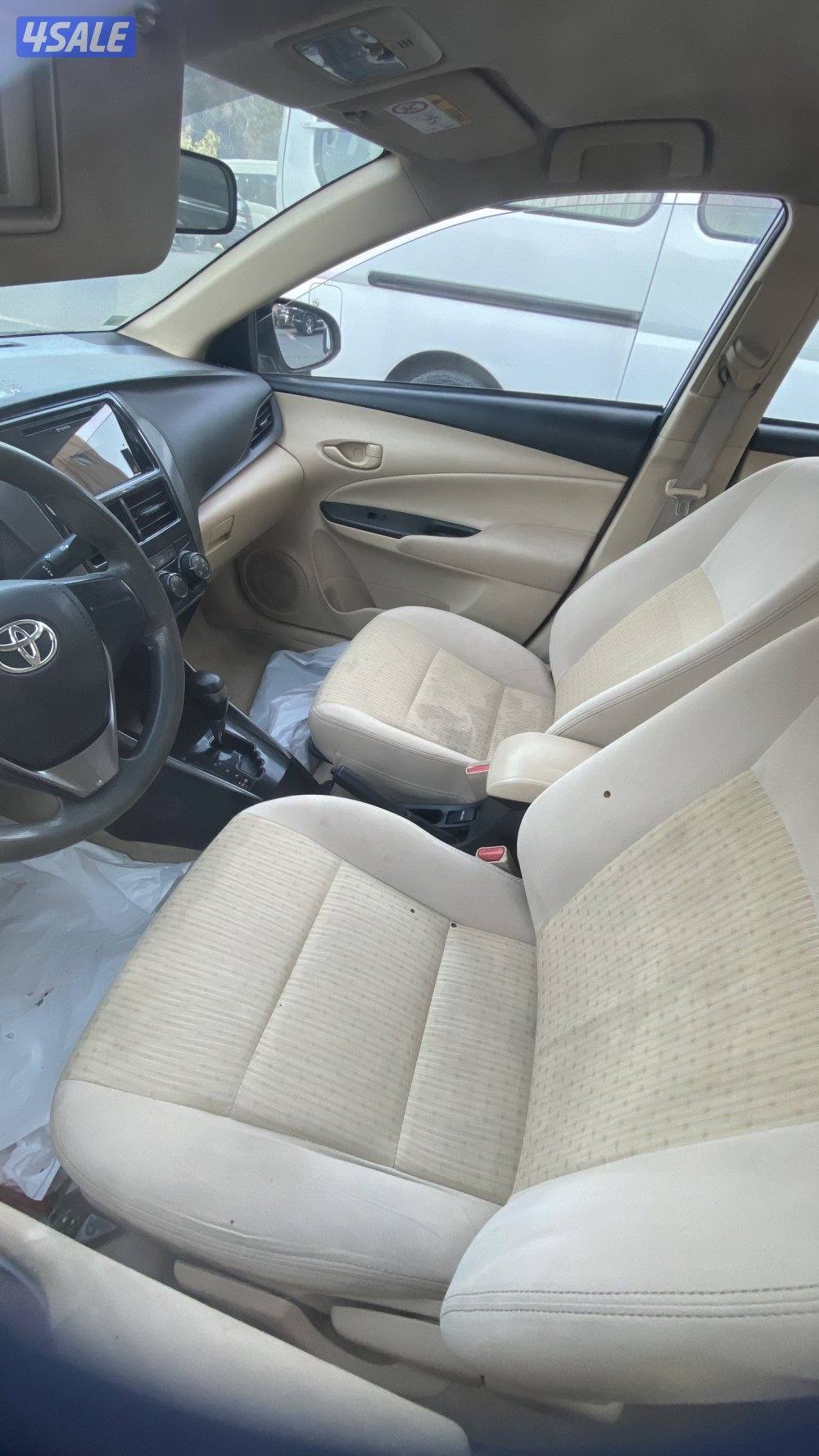 للبيع تويوتا يارس  ٢٠٢١ سيرفس منتظم4