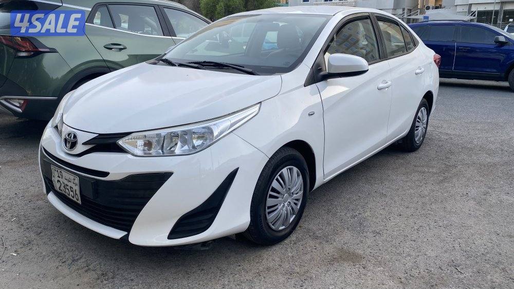 للبيع تويوتا يارس ٢٠٢٠ سيرفس منتظم1