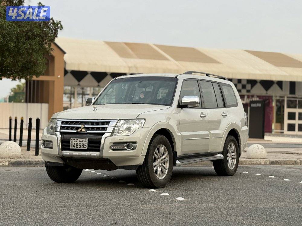 للبيع باجيرو 2020 الماكينه الكبيره 3.8 عداد 99 ألف0