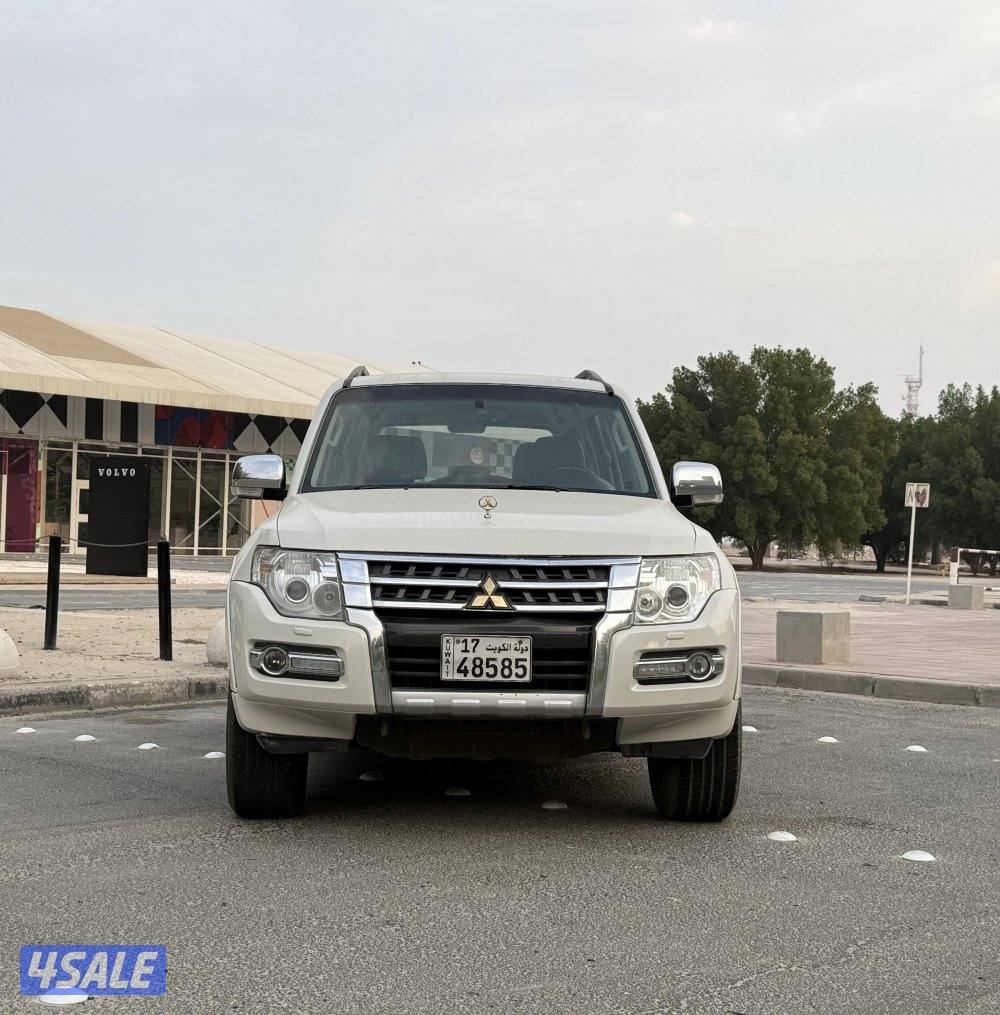 للبيع باجيرو 2020 الماكينه الكبيره 3.8 عداد 99 ألف5