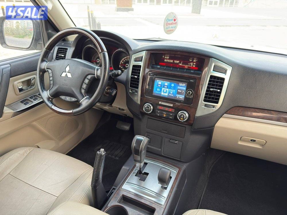 للبيع باجيرو 2020 الماكينه الكبيره 3.8 عداد 99 ألف6