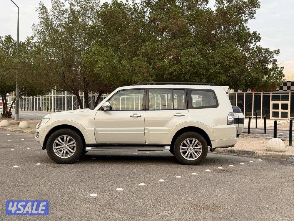 للبيع باجيرو 2020 الماكينه الكبيره 3.8 عداد 99 ألف15