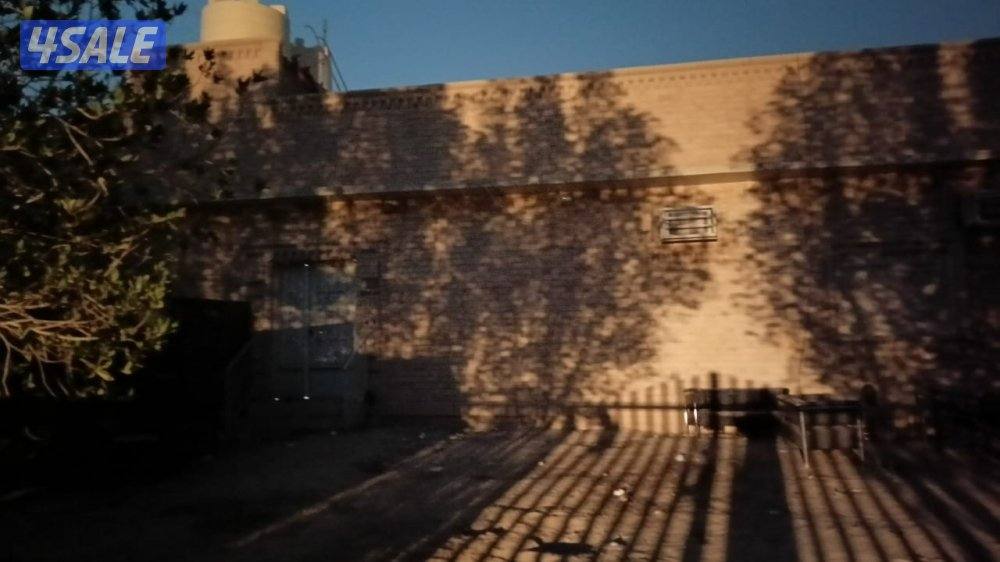 للبيع جاخور في كبد مساحته ١٢٥٠ متر قطعه ١٣ ع زاويه2