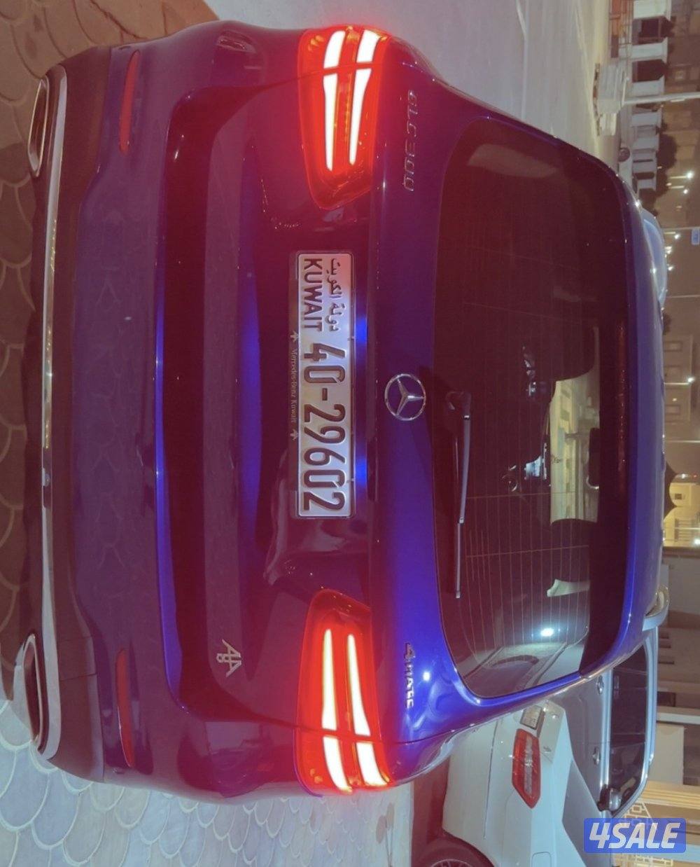 مرسيدس جيب GLC300 موديل 2017 اللون أزرق 4 سلندر تيبربو فل اوبشن1