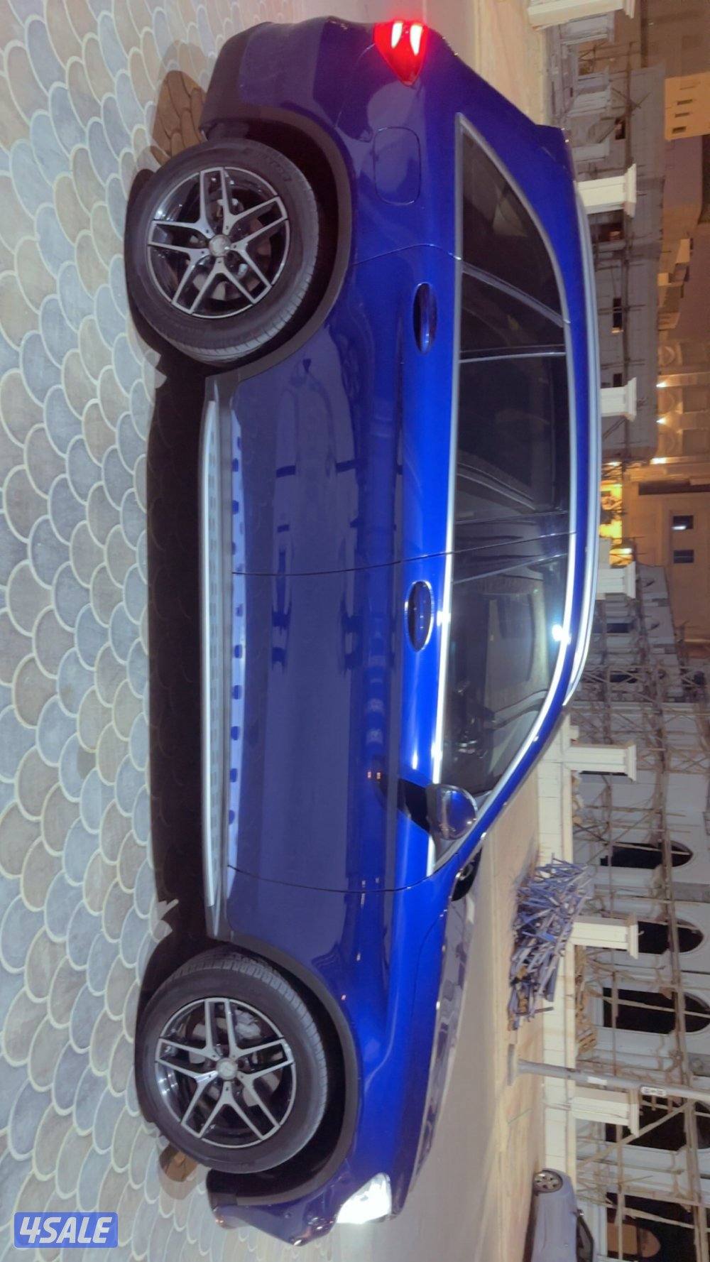 مرسيدس جيب GLC300 موديل 2017 اللون أزرق 4 سلندر تيبربو فل اوبشن9