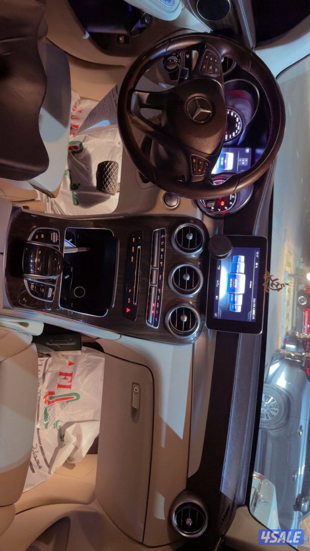 مرسيدس جيب GLC300 موديل 2017 اللون أزرق 4 سلندر تيبربو فل اوبشن11