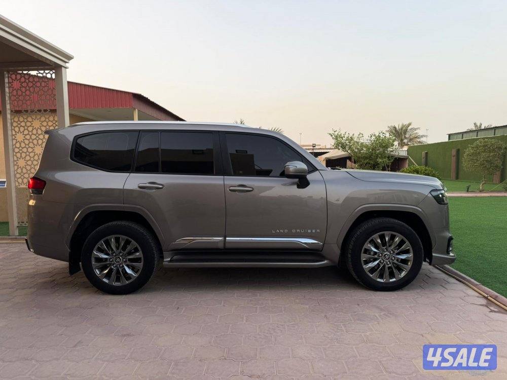 لاند كروزر ايرو اس توين تيربو 20243