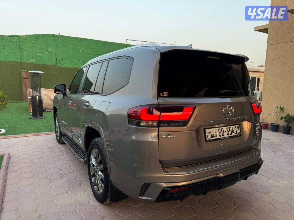 لاند كروزر ايرو اس توين تيربو 20246