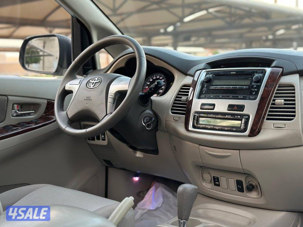 للبيع تويوتا انوفا موديل 2012 وارد الساير7