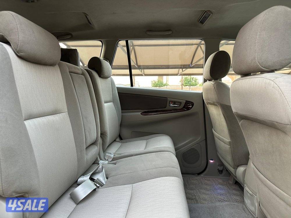 للبيع تويوتا انوفا موديل 2012 وارد الساير9