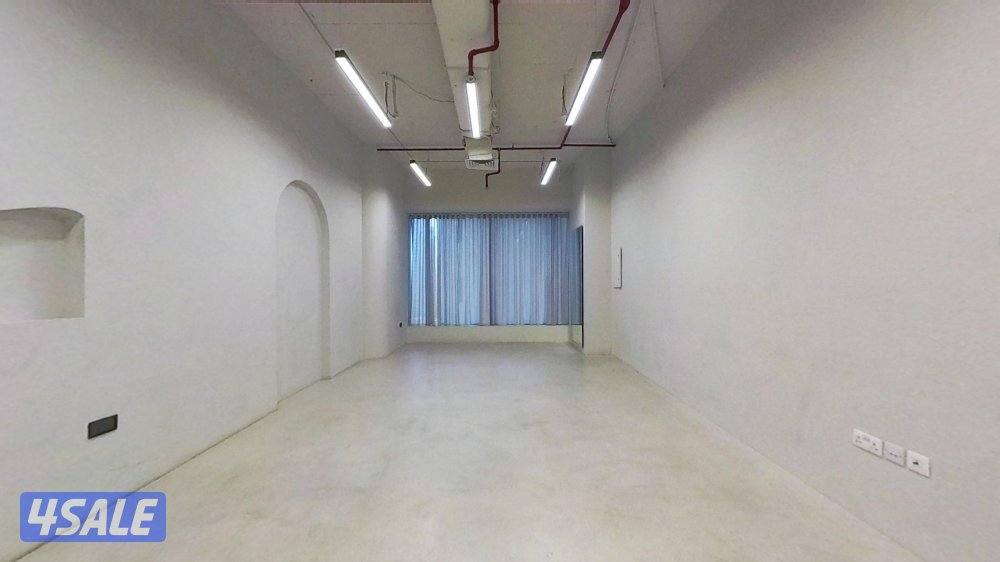 متوفر مكتب تجاري في برج كتير راقي بموقع متميز بشرق المساحه ٦٧1