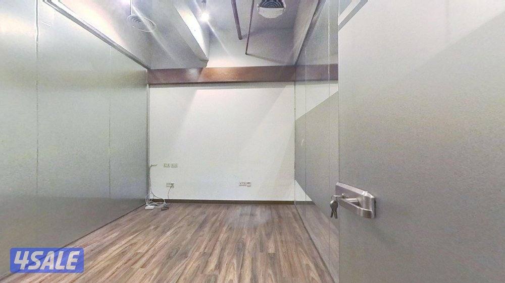 متوفر مكتب تجاري في برج كتير راقي بشرق ٣ ارقام اليه  المساحه ١٦٠ م4