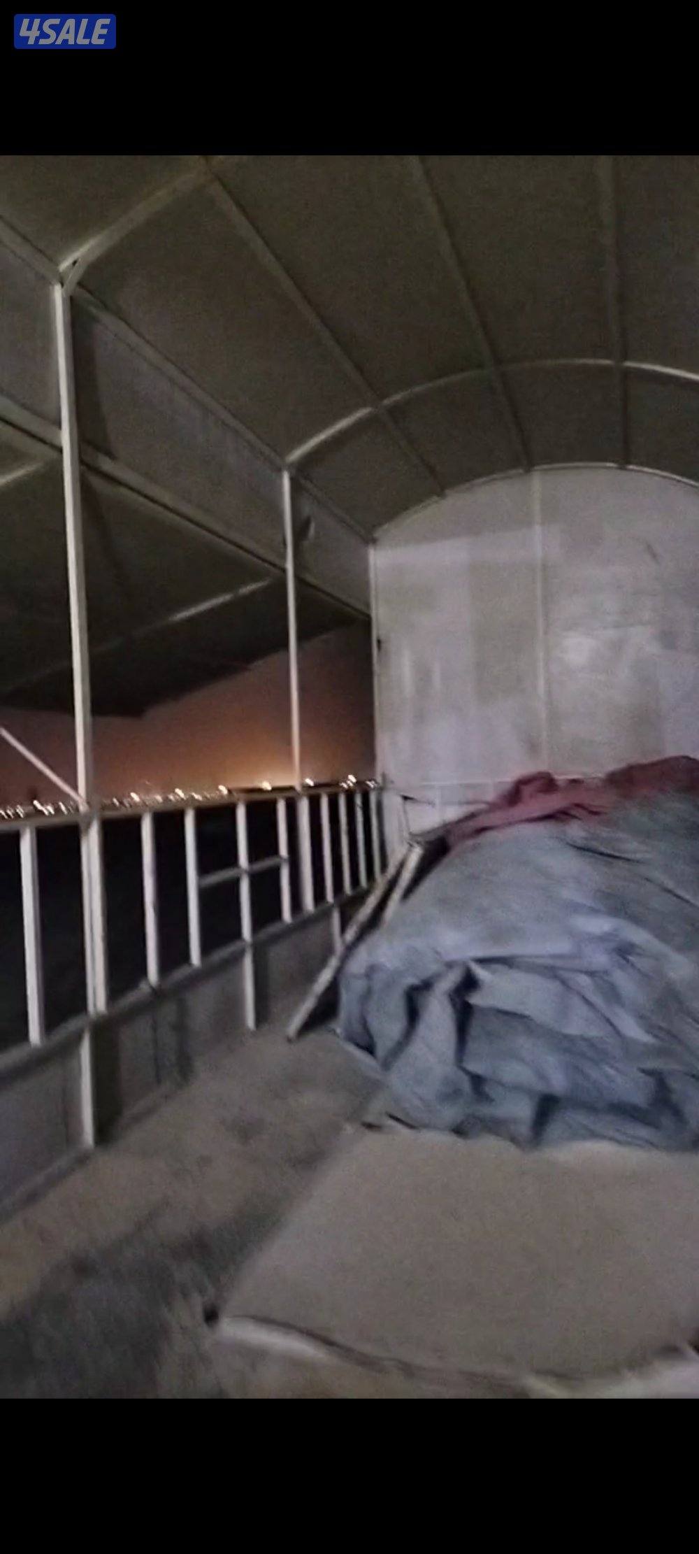 قلص مجهز للكشتات أو مخزن5