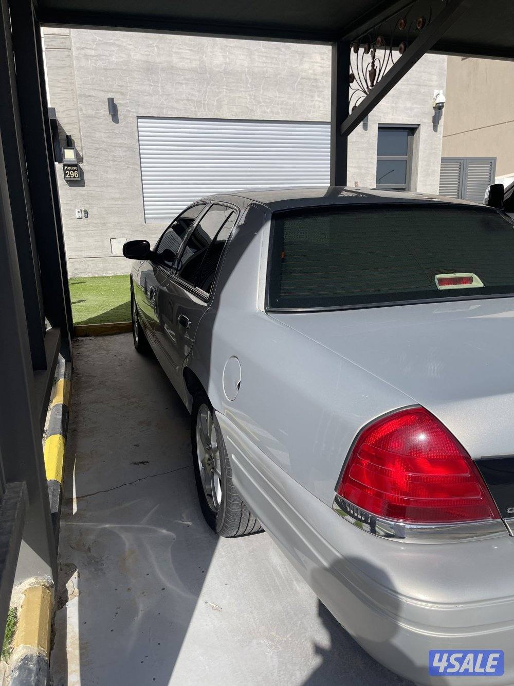 للبيع فورد كراون فكتوريا2