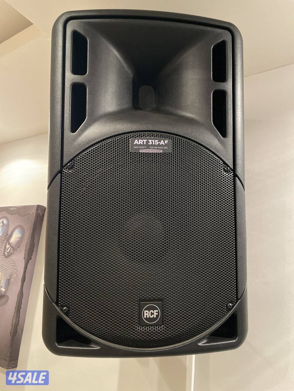 للبيع عدد ٢ سماعه مع قواعدهم  rcf ١٢ بوصه مع مكسر ياماها و وصلت بلوتوث0