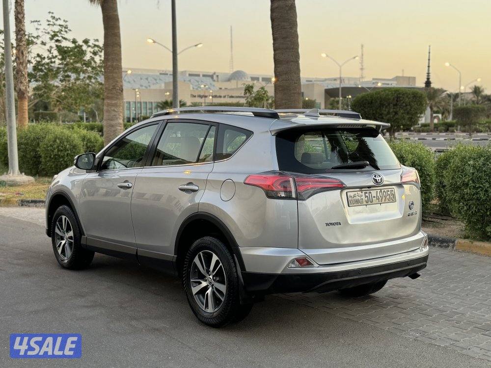 تويوتا RV4 موديل 2018 عداد 78 الف بحاله الوكاله6