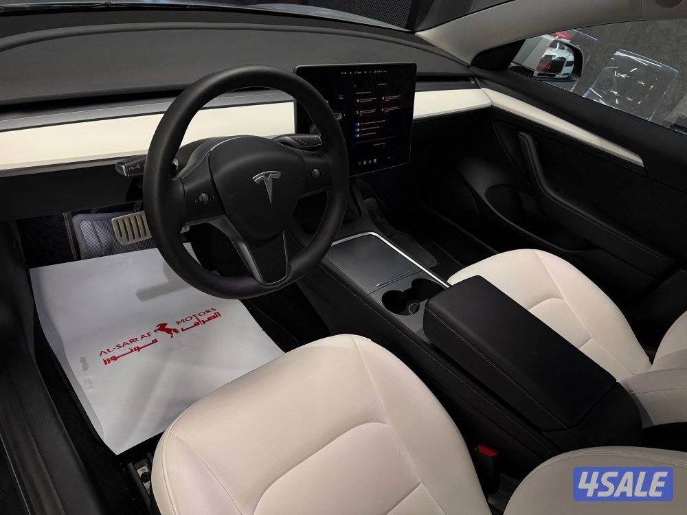 تسلا موديل 32