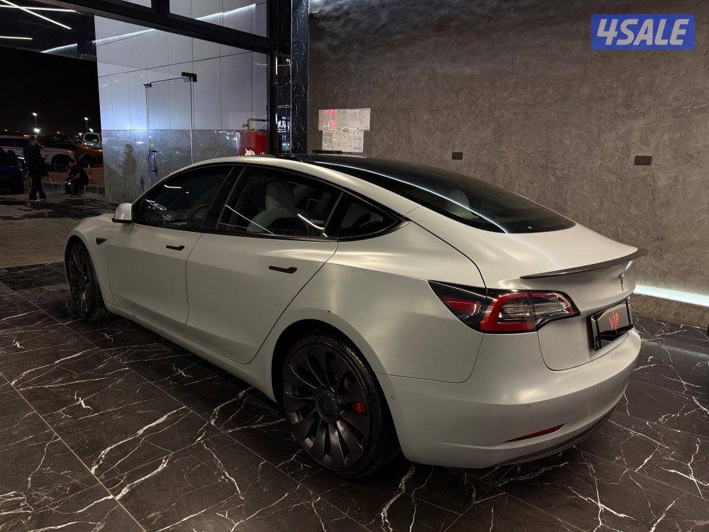 تسلا موديل 34