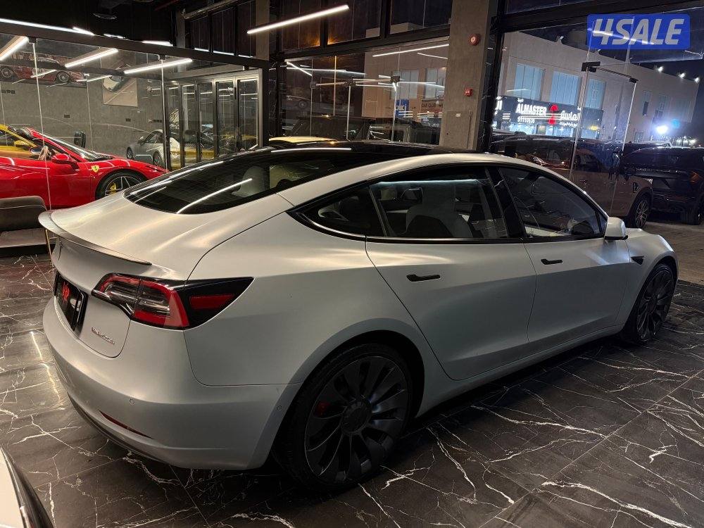 تسلا موديل 37